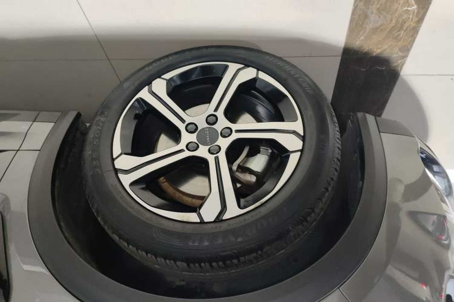 Used Lynk & Co 05 2020 2.0TD Two-Wheel Drive Zhaoyang Plus Left Front Wheel Hub