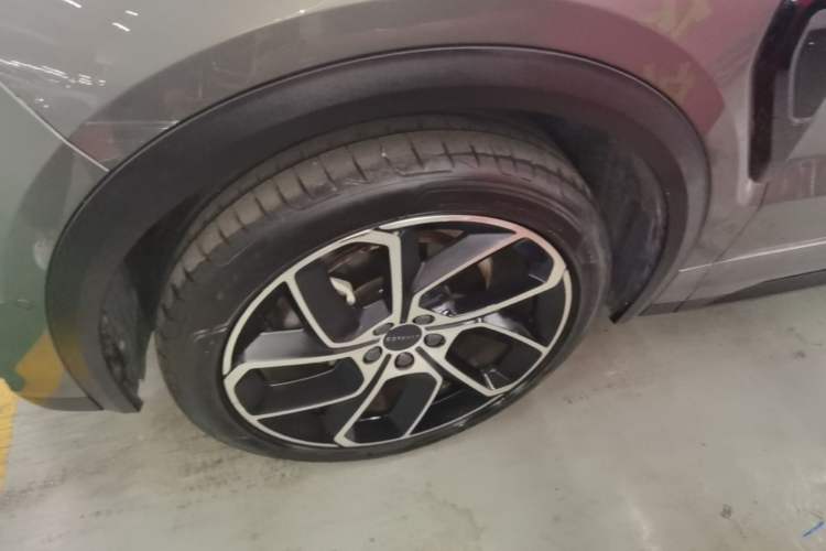 Used Lynk & Co 05 2020 2.0TD Two-Wheel Drive Shine Halo Left Front Wheel Hub