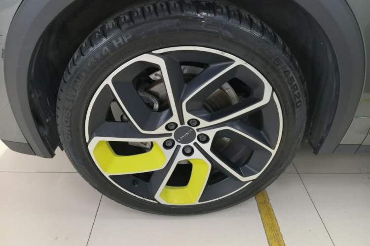 Used Lynk & Co 05 2020 2.0TD Two-Wheel Drive Shine Halo Left Front Wheel Hub