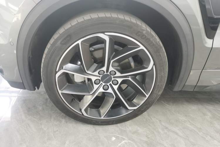 Used Lynk & Co 05 2020 2.0TD Two-Wheel Drive Shine Halo Left Front Wheel Hub