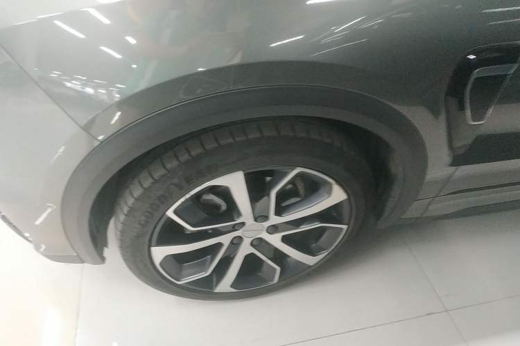 Used Lynk & Co 05 2020 2.0TD Four-Wheel Drive HypeHalo Left Front Wheel Hub