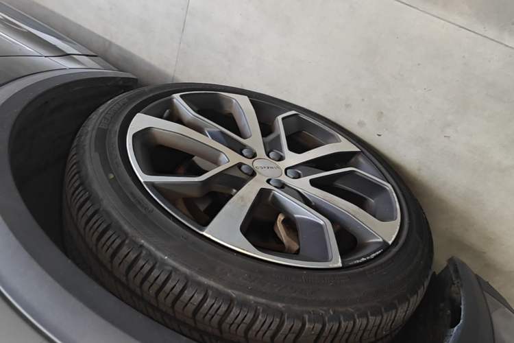 Used Lynk & Co 05 2020 2.0TD Four-Wheel Drive HypeHalo Left Front Wheel Hub