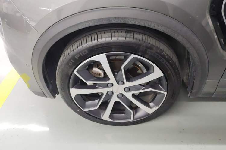 Used Lynk & Co 05 2020 2.0TD Four-Wheel Drive HypeHalo Left Front Wheel Hub