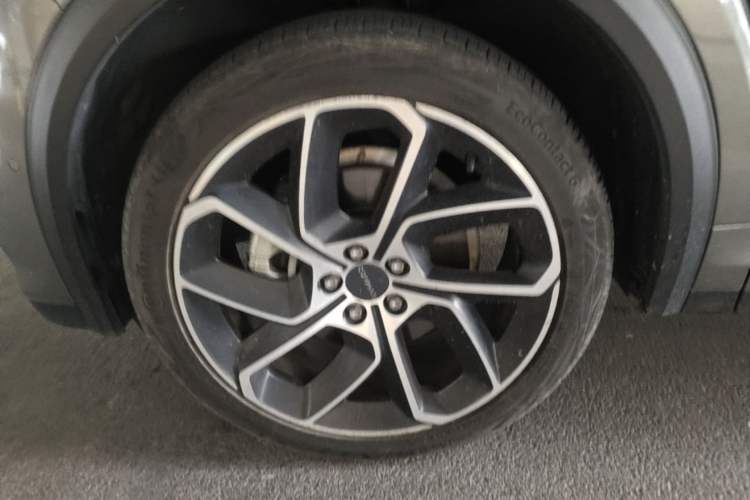 Used Lynk & Co 05 2020 2.0TD Two-Wheel Drive Shine Halo Left Front Wheel Hub