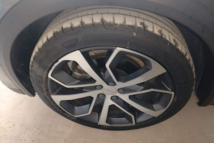 Used Lynk & Co 05 2020 2.0TD Four-Wheel Drive HypeHalo Left Front Wheel Hub