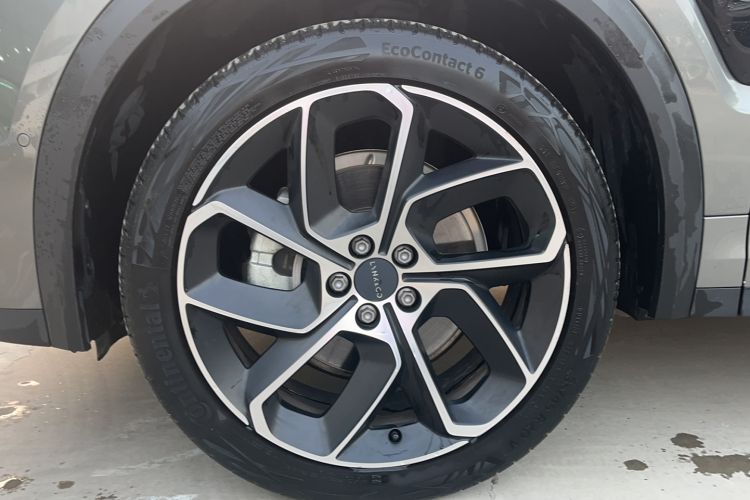 Used Lynk & Co 05 2020 2.0TD Two-Wheel Drive Shine Halo Left Front Wheel Hub