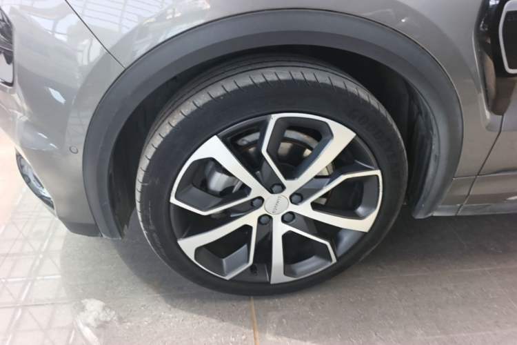 Used Lynk & Co 05 2020 2.0TD Four-Wheel Drive HypeHalo Left Front Wheel Hub