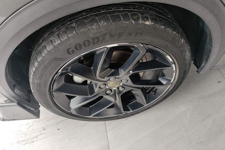 Used Lynk & Co 05 2020 2.0TD Two-Wheel Drive Shine Halo Left Front Wheel Hub