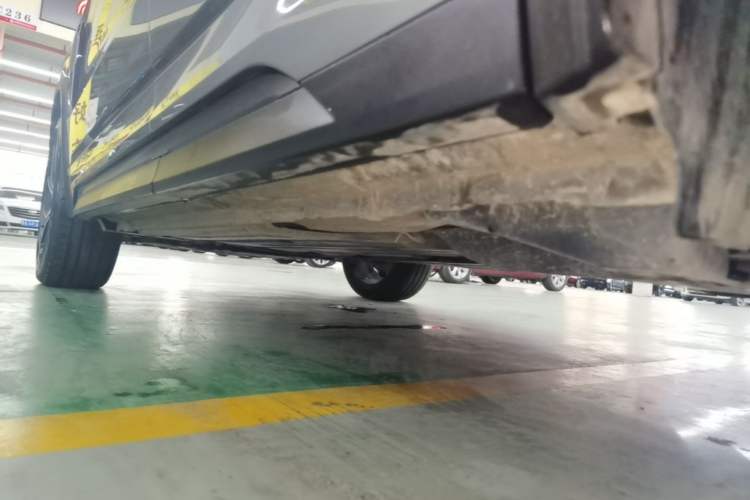 Used Lynk & Co 05 2020 2.0TD Two-Wheel Drive Shine Halo Left Side Sill