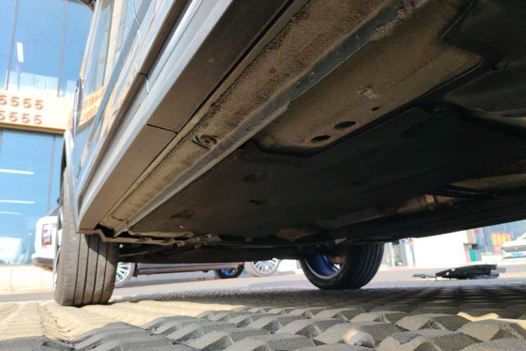 Used Lynk & Co 05 2020 2.0TD Two-Wheel Drive Shine Halo Left Side Sill