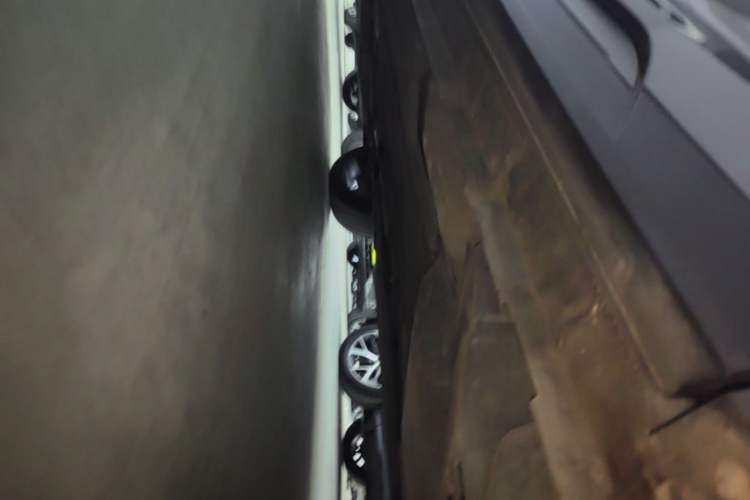 Used Lynk & Co 05 2020 2.0TD Two-Wheel Drive Shine Halo Left Side Sill