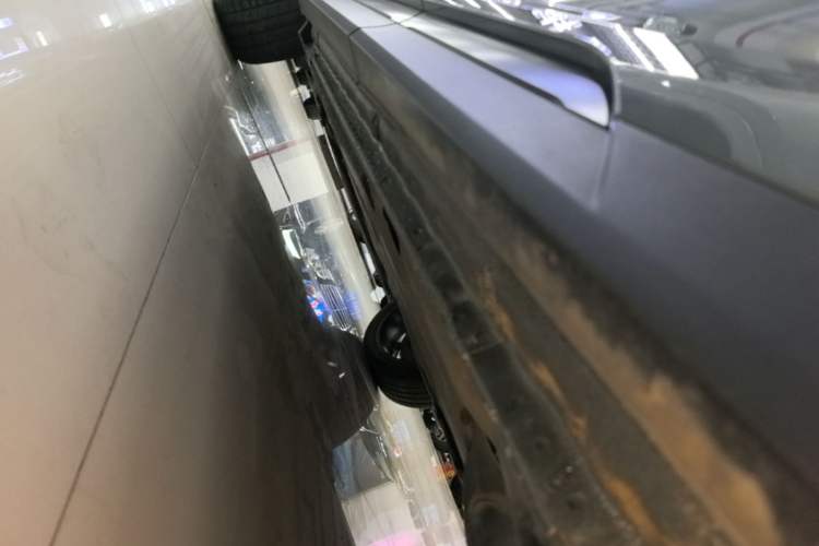 Used Lynk & Co 05 2020 2.0TD Two-Wheel Drive Shine Halo Left Side Sill