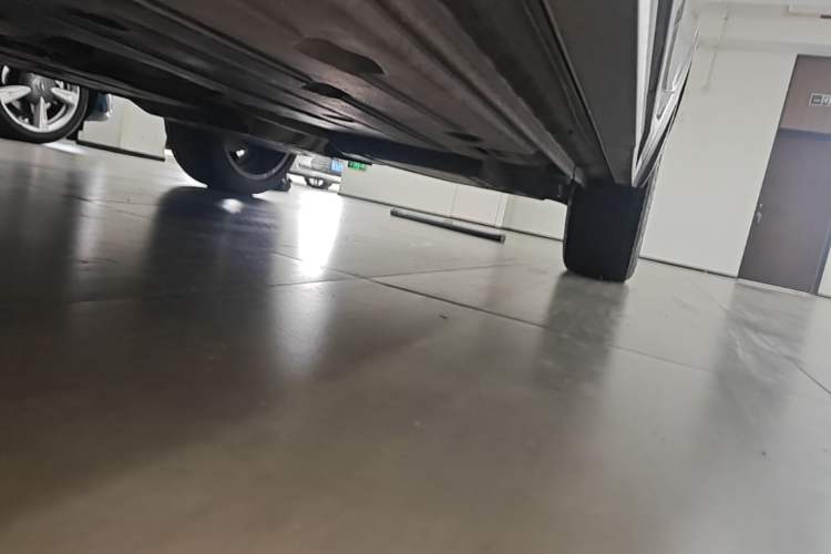 Used Lynk & Co 05 2020 2.0TD Four-Wheel Drive HypeHalo Left Side Sill