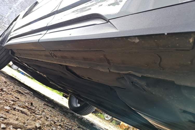 Used Lynk & Co 05 2020 2.0TD Two-Wheel Drive Shine Halo Left Side Sill