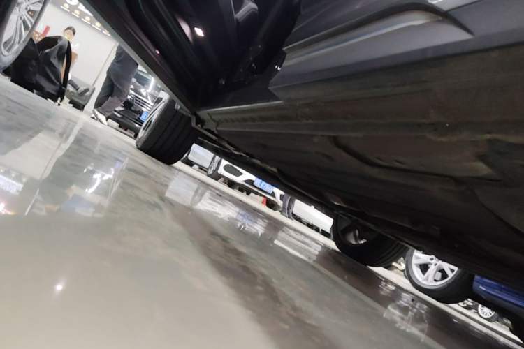 Used Lynk & Co 05 2020 2.0TD Four-Wheel Drive HypeHalo Left Side Sill