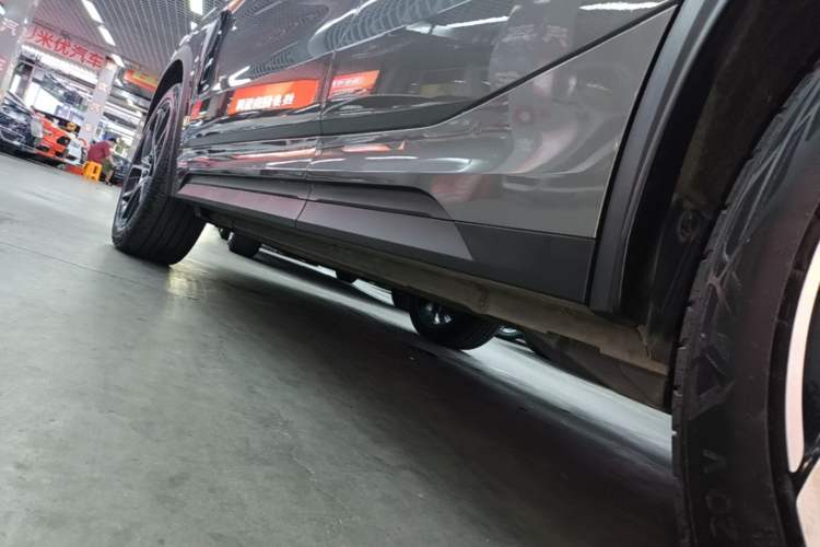 Used Lynk & Co 05 2020 2.0TD Two-Wheel Drive Shine Halo Left Side Sill
