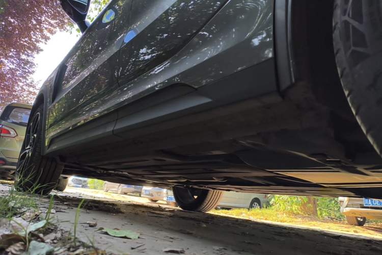 Used Lynk & Co 05 2020 2.0TD Two-Wheel Drive Shine Halo Left Side Sill