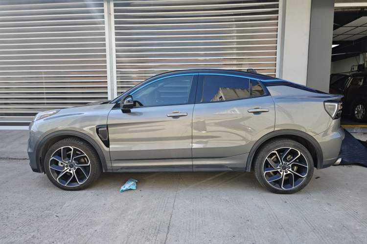 Used Lynk & Co 05 2020 2.0TD Two-Wheel Drive Shine Halo Left Side