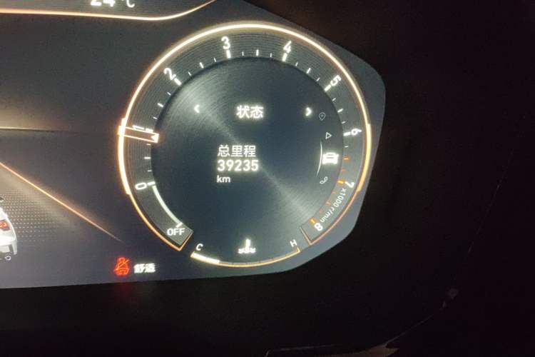 Used Lynk & Co 05 2020 2.0TD Four-Wheel Drive HypeHalo Odometer Close Up