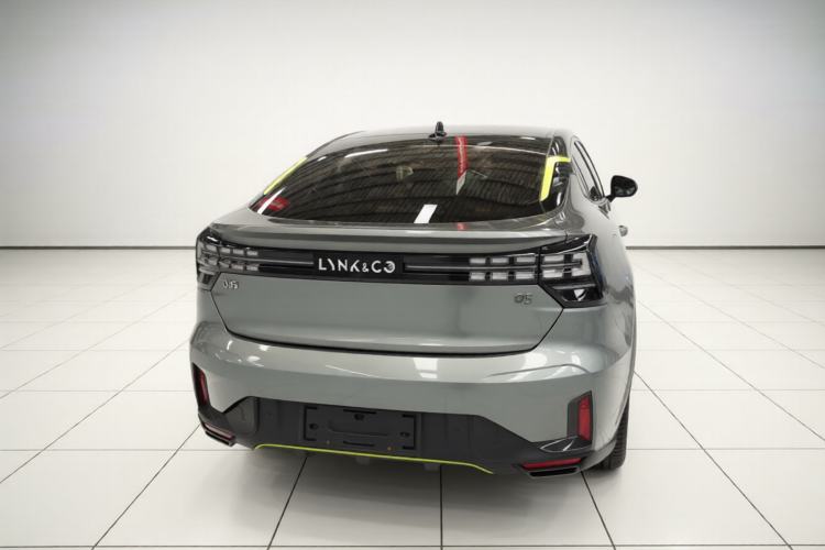 Used Lynk & Co 05 2020 2.0TD Two-Wheel Drive Shine Halo Rear