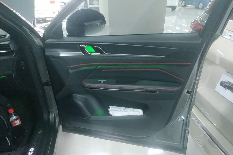 Used Lynk & Co 05 2020 2.0TD Four-Wheel Drive HypeHalo Right Front Door Interior
