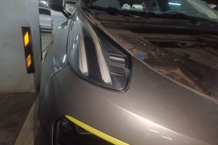 Used Lynk & Co 05 2020 2.0TD Two-Wheel Drive Zhaoyang Plus Right Front Headlight