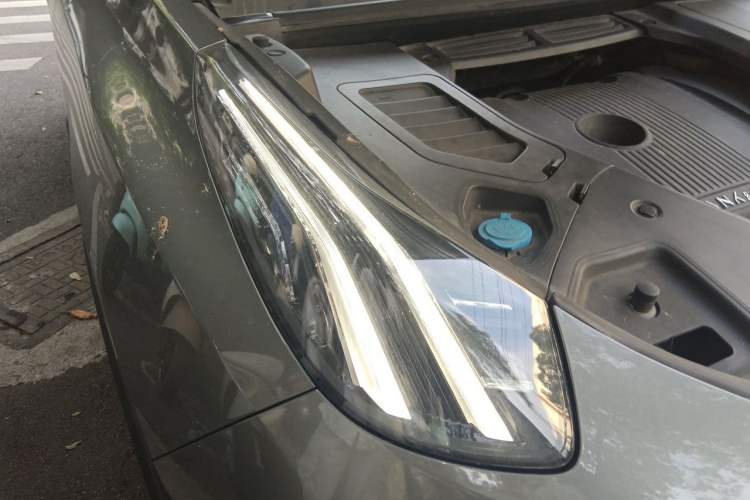 Used Lynk & Co 05 2020 2.0TD Two-Wheel Drive Shine Halo Right Front Headlight