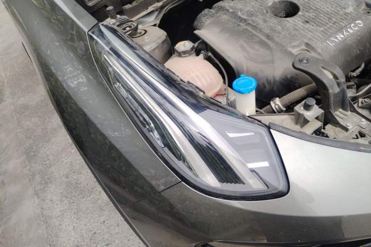 Used Lynk & Co 05 2020 2.0TD Four-Wheel Drive HypeHalo Right Front Headlight