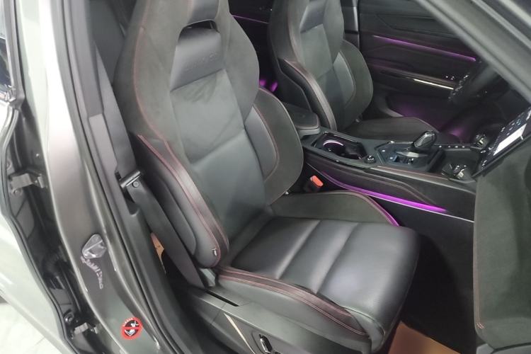 Used Lynk & Co 05 2020 2.0TD Four-Wheel Drive HypeHalo Right Front Seat