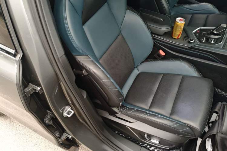 Used Lynk & Co 05 2020 2.0TD Two-Wheel Drive Shine Halo Right Front Seat