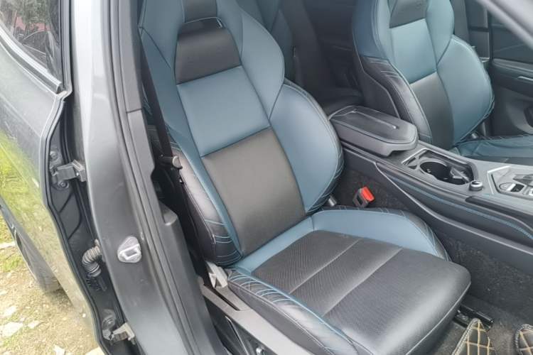 Used Lynk & Co 05 2020 2.0TD Two-Wheel Drive Shine Halo Right Front Seat