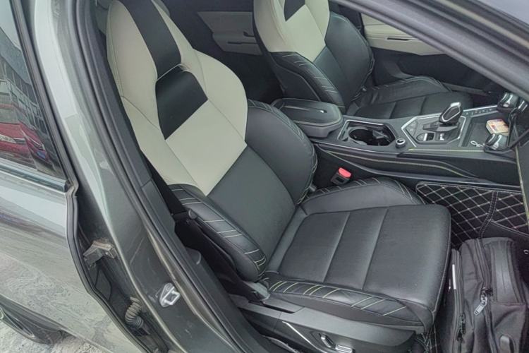 Used Lynk & Co 05 2020 2.0TD Two-Wheel Drive Shine Halo Right Front Seat