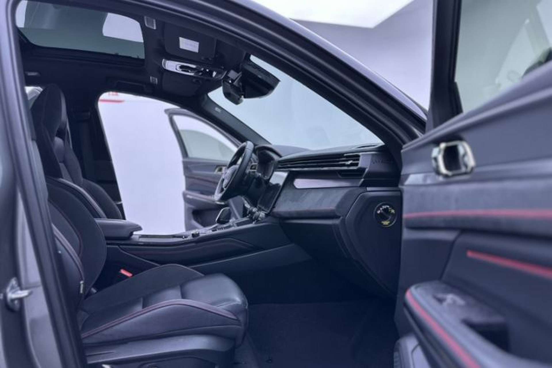Used Lynk & Co 05 2020 2.0TD Four-Wheel Drive HypeHalo Right Front Seat