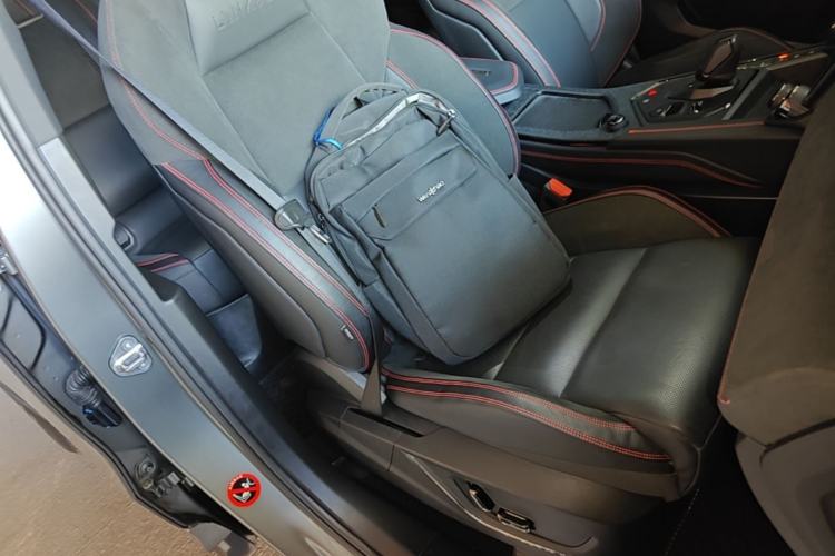 Used Lynk & Co 05 2020 2.0TD Four-Wheel Drive HypeHalo Right Front Seat