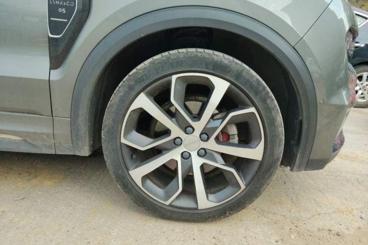 Used Lynk & Co 05 2020 2.0TD Four-Wheel Drive HypeHalo Right Front Wheel Hub