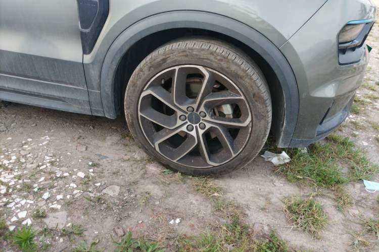 Used Lynk & Co 05 2020 2.0TD Two-Wheel Drive Shine Halo Right Front Wheel Hub