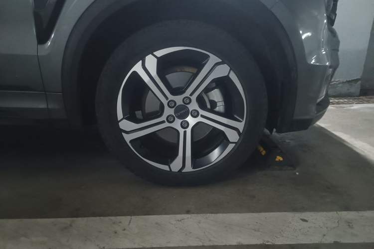 Used Lynk & Co 05 2020 2.0TD Two-Wheel Drive Zhaoyang Plus Right Front Wheel Hub