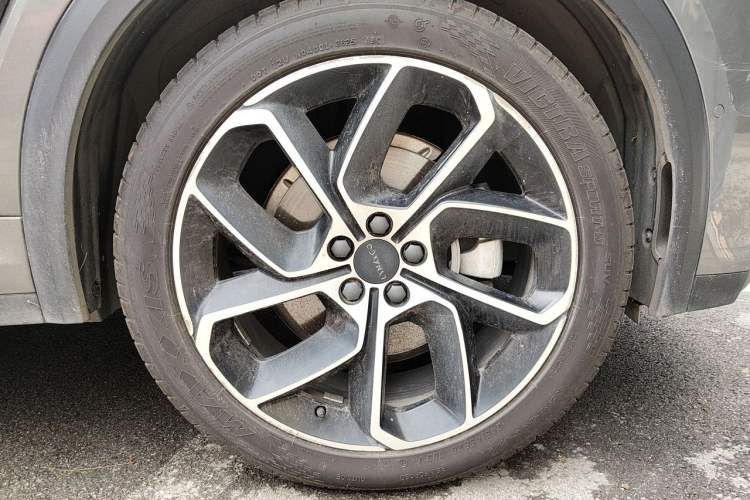 Used Lynk & Co 05 2020 2.0TD Two-Wheel Drive Shine Halo Right Front Wheel Hub