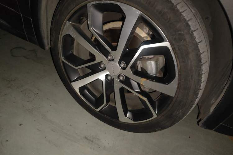 Used Lynk & Co 05 2020 2.0TD Four-Wheel Drive HypeHalo Right Front Wheel Hub
