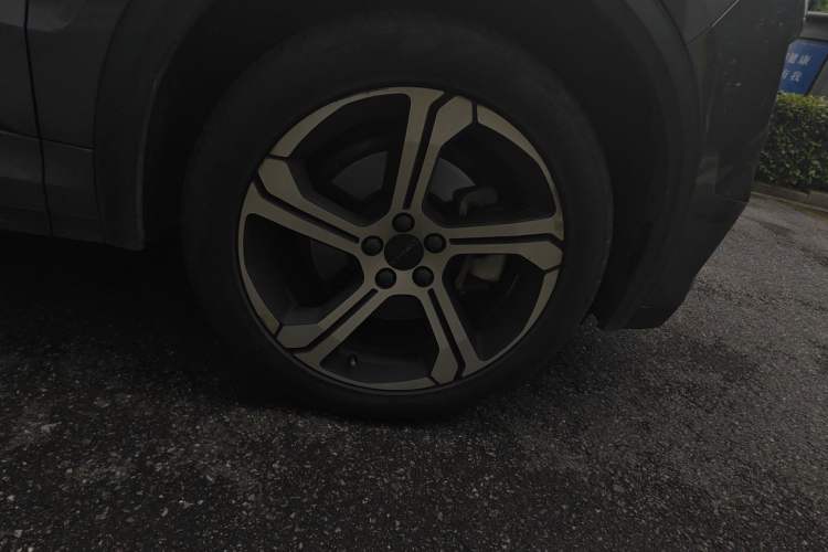 Used Lynk & Co 05 2020 2.0TD Two-Wheel Drive Zhaoyang Plus Right Front Wheel Hub