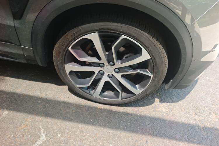 Used Lynk & Co 05 2020 2.0TD Four-Wheel Drive HypeHalo Right Front Wheel Hub