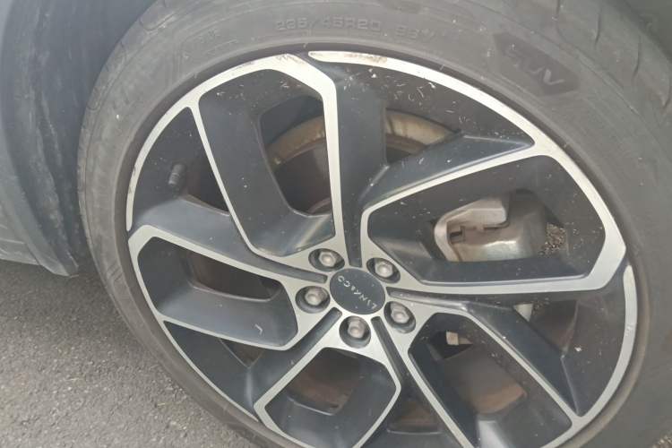 Used Lynk & Co 05 2020 2.0TD Two-Wheel Drive Shine Halo Right Front Wheel Hub