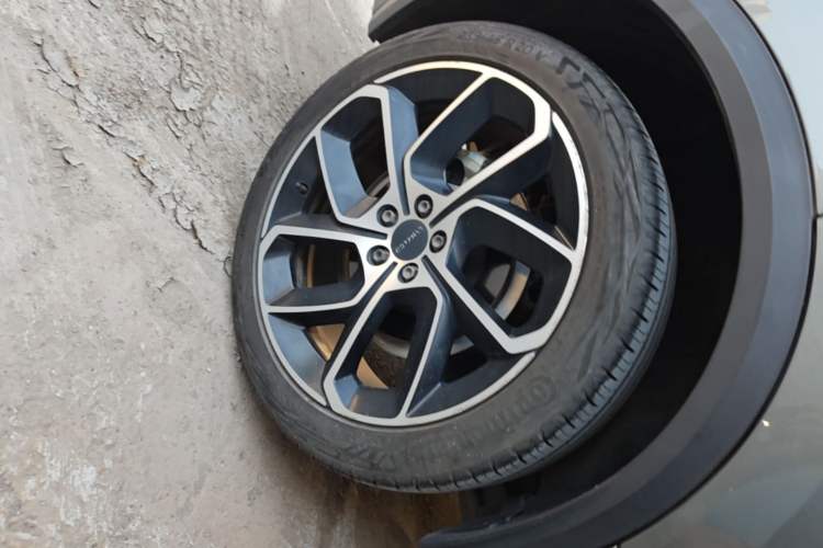 Used Lynk & Co 05 2020 2.0TD Two-Wheel Drive Shine Halo Right Rear Wheel Hub