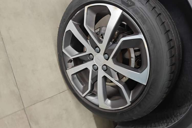 Used Lynk & Co 05 2020 2.0TD Four-Wheel Drive HypeHalo Right Rear Wheel Hub