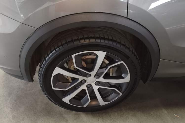 Used Lynk & Co 05 2020 2.0TD Four-Wheel Drive HypeHalo Right Rear Wheel Hub