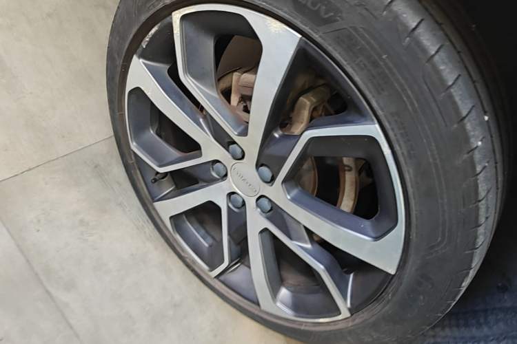 Used Lynk & Co 05 2020 2.0TD Four-Wheel Drive HypeHalo Right Rear Wheel Hub