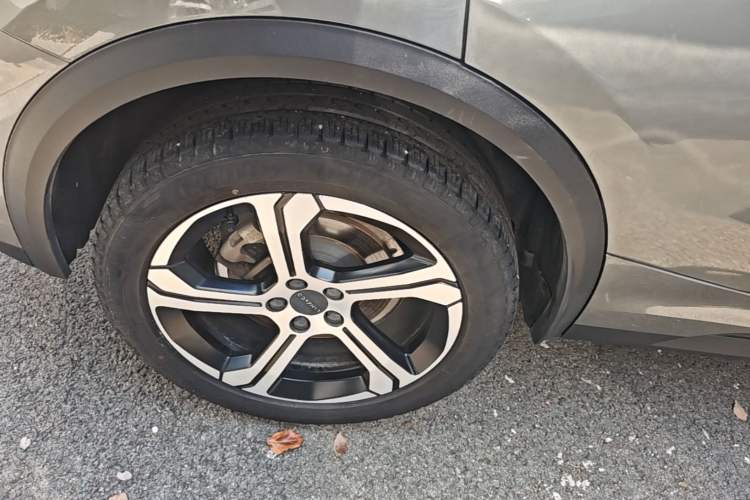 Used Lynk & Co 05 2020 2.0TD Two-Wheel Drive Zhaoyang Plus Right Rear Wheel Hub
