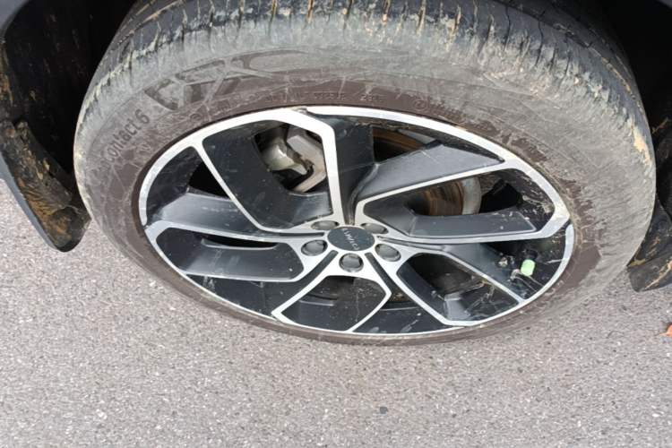 Used Lynk & Co 05 2020 2.0TD Two-Wheel Drive Shine Halo Right Rear Wheel Hub