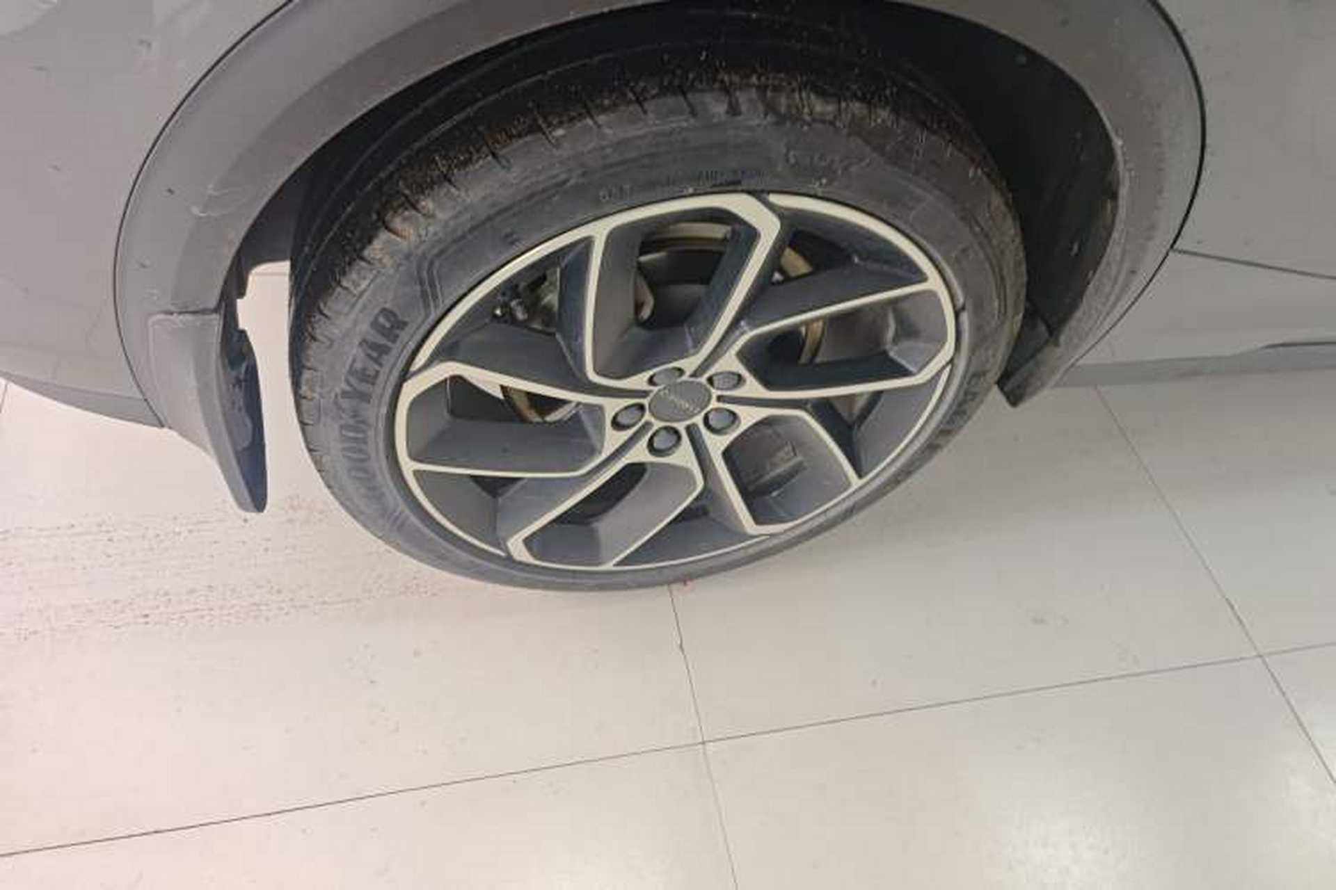 Used Lynk & Co 05 2020 2.0TD Two-Wheel Drive Shine Halo Right Rear Wheel Hub