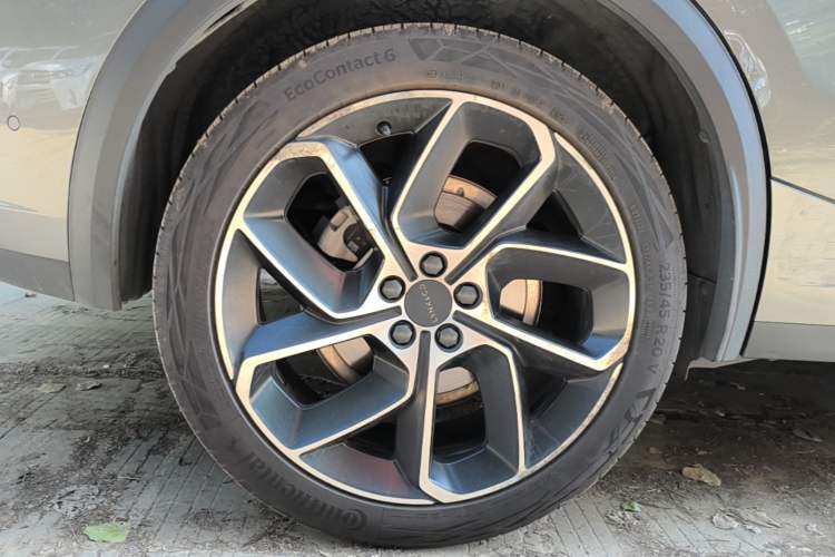 Used Lynk & Co 05 2020 2.0TD Two-Wheel Drive Shine Halo Right Rear Wheel Hub